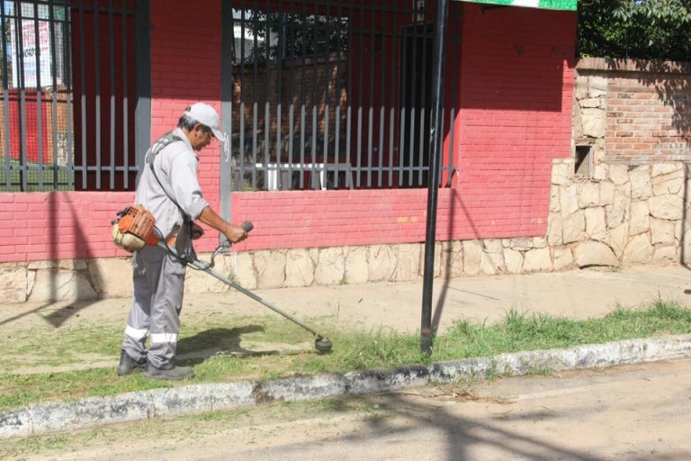 Municipalidad de Asunción junto a vecinos realiza Minga Ambiental en Yukyty
