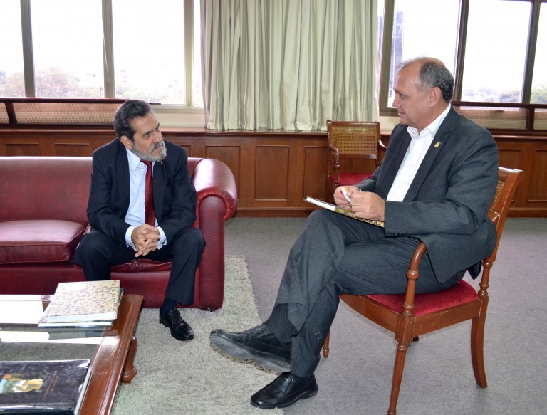 Embajador de Venezuela visitó al intendente Ferreiro