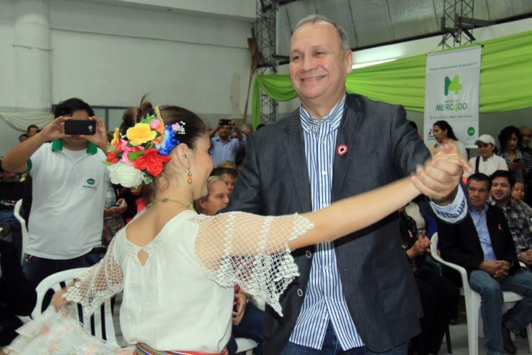 Intendente Ferreiro celebró los 74 años del Mercado 4