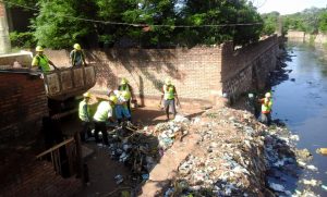840 toneladas de residuos sólidos retirados de los arroyos de Asunción entre mayo y junio