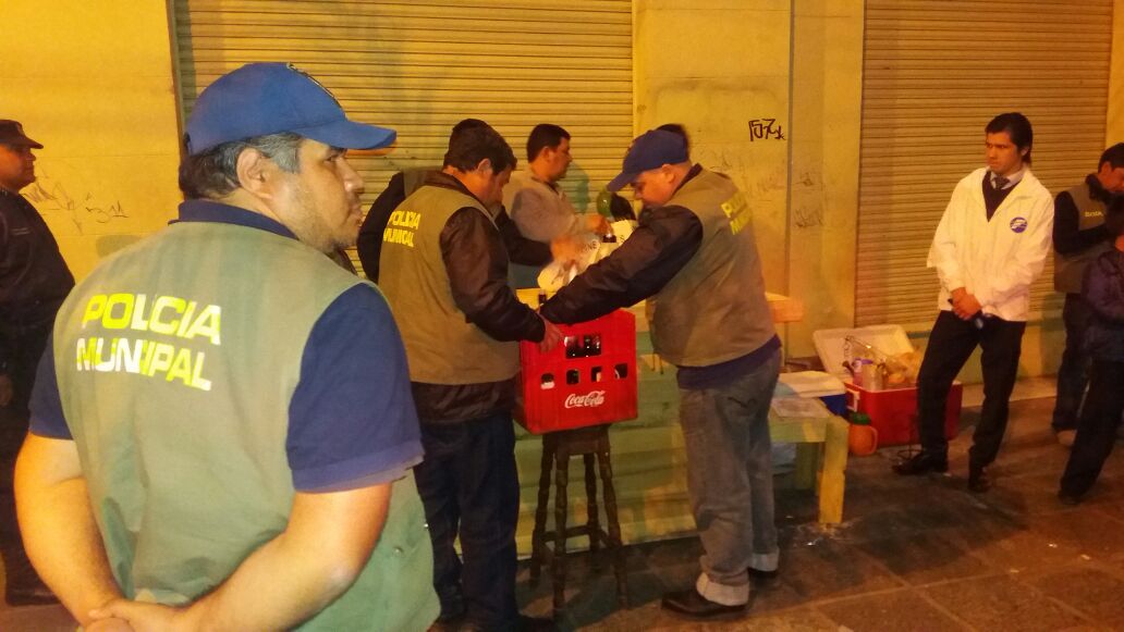 En operativo nocturno decomisan bebidas alcohólicas en centro de Asunción