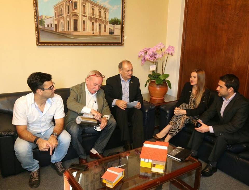 Reunión entre el intendente de Asunción, Mario Ferreiro, con la ministra de SENAVITAT (Secretaría Nacional de la Vivienda y el Hábitat), Soledad Nuñez