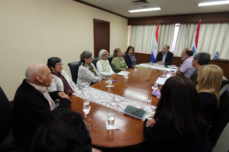 Intendente Ferreiro se reunió con integrantes del Consejo de Adultos Mayores de Asunción