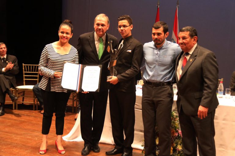 Entregaron  el Premio Municipal de la Juventud  de Asunción edición 2016