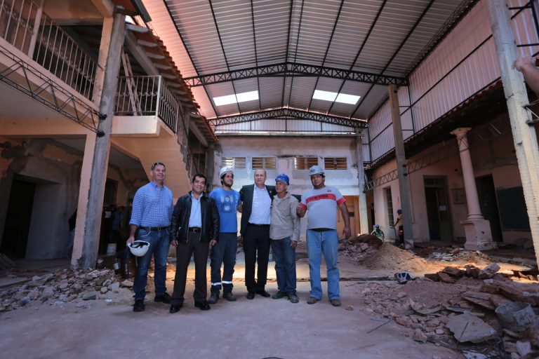 Intendente constató alto grado de avance de restauración del colegio Vicepresidente Sánchez