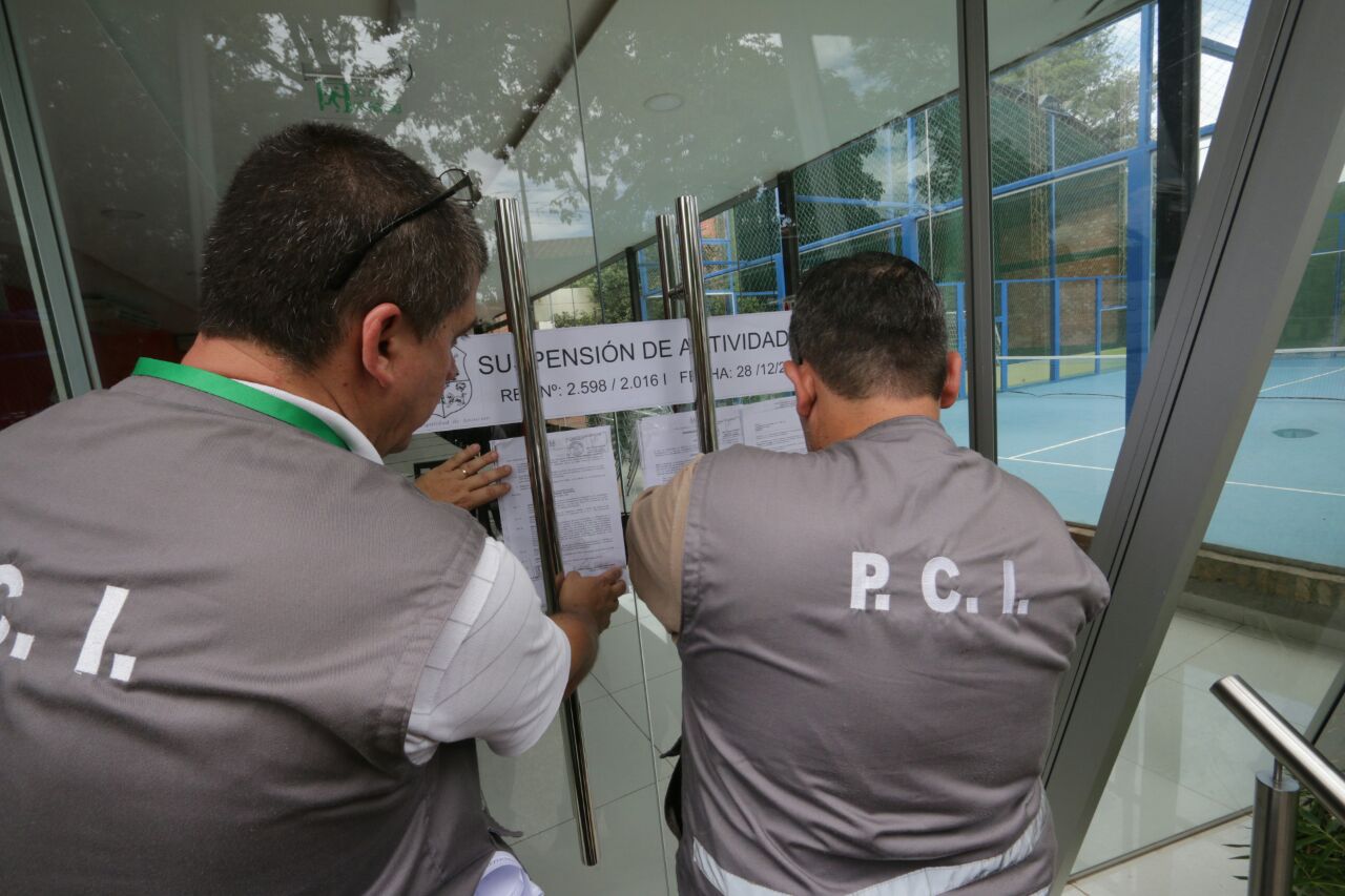 Municipalidad clausura un Complejo Deportivo en Villa Aurelia por no contar con autorización del Departamento de PCI