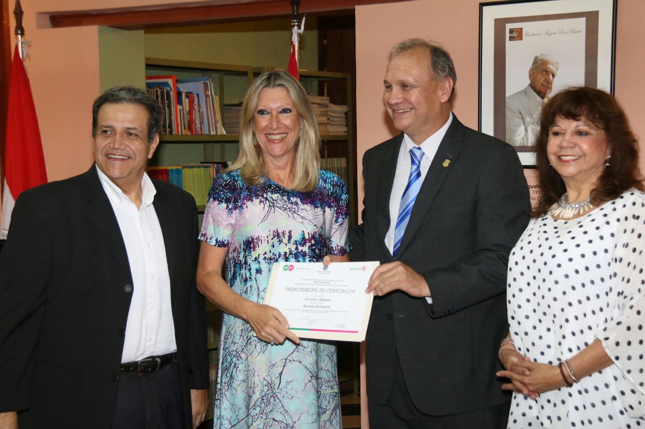 Susana Gertopan recibió el Premio Municipal de Literatura 2016