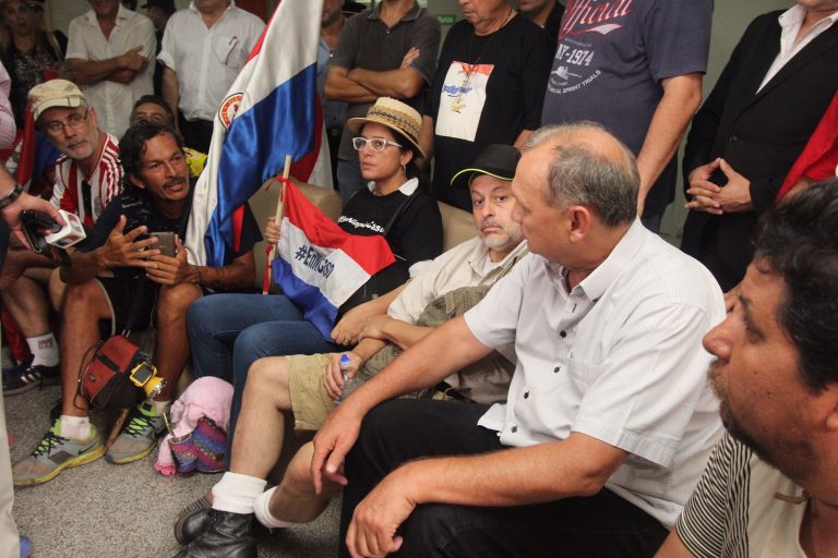 Paraguayo Cubas llegó a Asunción y acercó pedidos a la comuna capitalina
