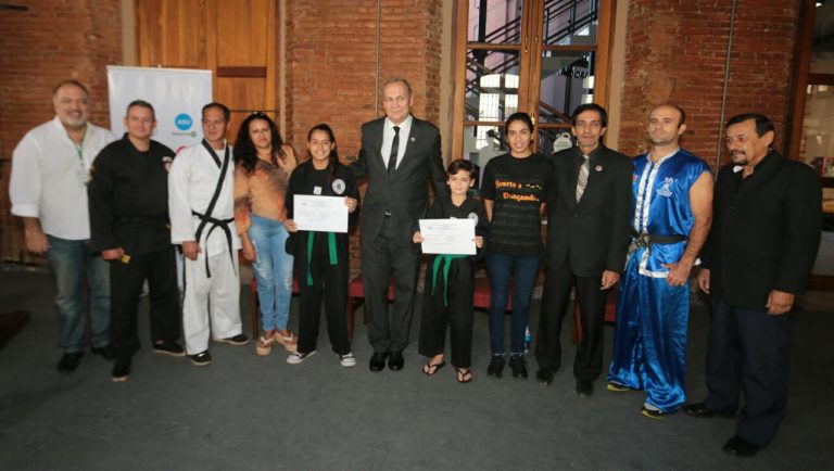 Dos atletas de escuelas municipales participarán de torneo internacional de Artes Marciales