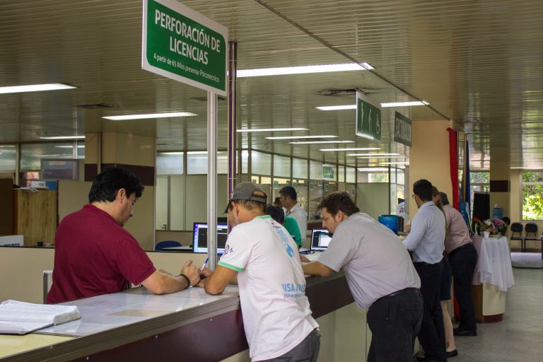 Contribuyentes de Asunción tienen tiempo hasta fin de mayo para actualizar sus licencias de conducir