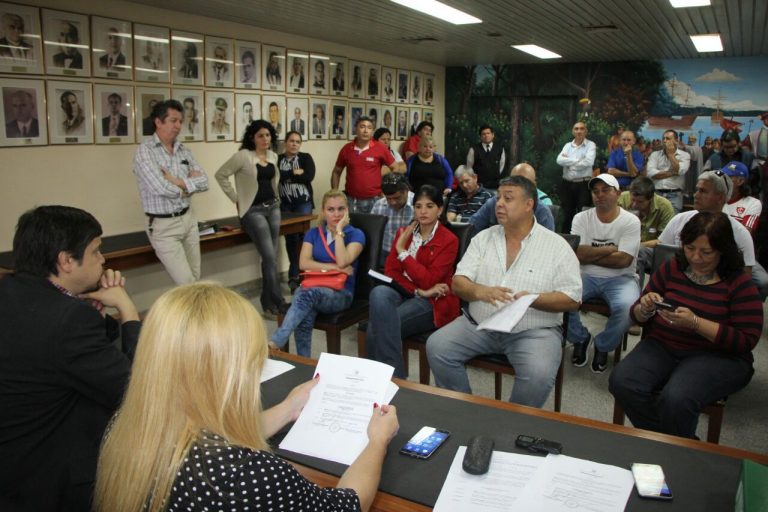 Sindicatos municipales acuerdan con Intendencia mecanismo para descuentos de salarios por deudas de funcionarios