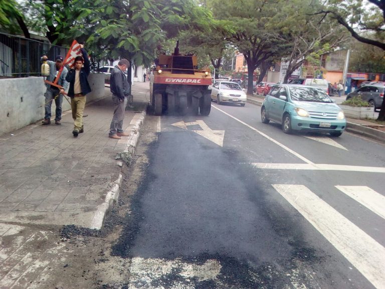 Bacheo día a día: Intensifican trabajos de bacheo en varias zonas de Asunción