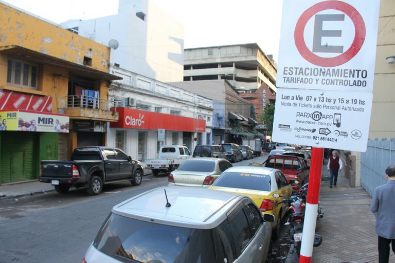 Se podría volver a utilizar  boletas de estacionamiento para regular el uso de los espacios públicos en Asunción