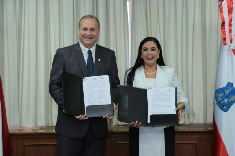Municipalidad y Secretaría de Políticas Lingüísticas firmaron acuerdo de cooperación