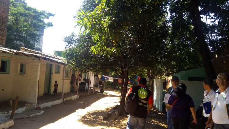 Municipalidad intervino en inquilinato que alberga a familias indígenas en condiciones insalubres