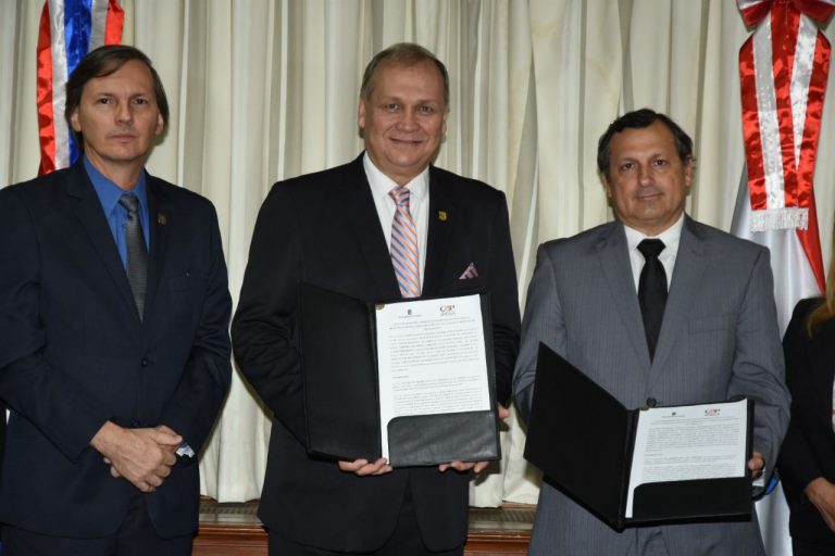 Municipalidad firma convenio con el Colegio de Arquitectos del Paraguay pensando en las grandes obras de infraestructuras que se vienen en la ciudad