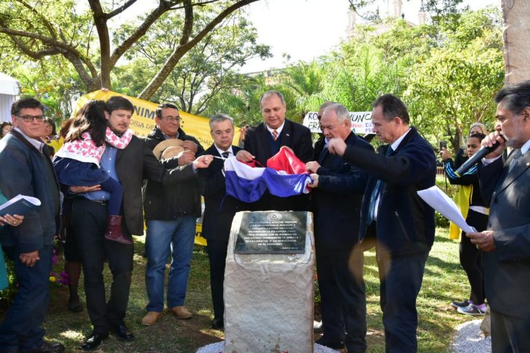 Monumento en memoria de los desaparecidos se inauguró para honrar a las víctimas de la dictadura stronista