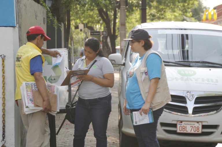 Municipalidad actualiza censo de trabajadores informales en puntos semafóricos