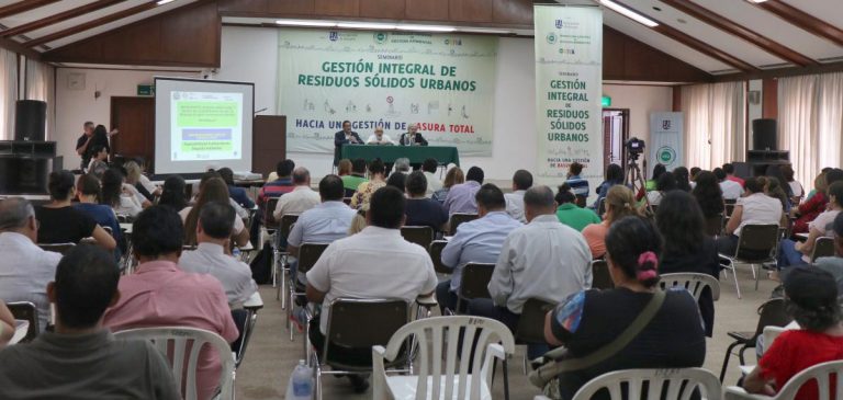 Debaten sobre desafíos por conseguir una gestión integral  y total de los residuos sólidos en Asunción