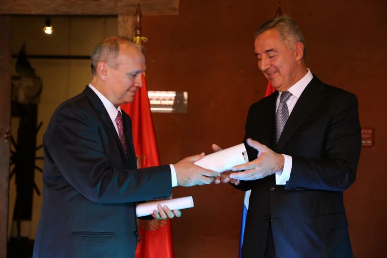El Presidente de Montenegro fue declarado huésped ilustre de Asunción y recibió la llave de la ciudad