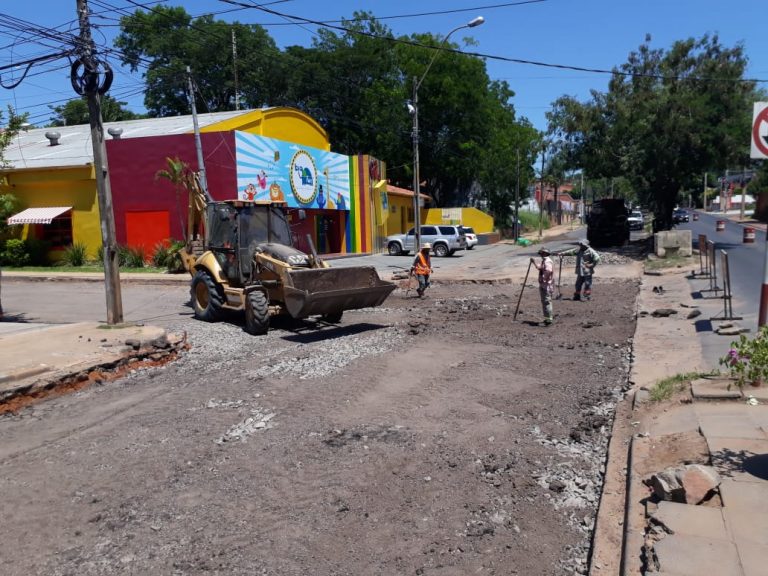 Avanzan trabajos de colocación de hormigón hidráulico en la avenida Santísima Trinidad