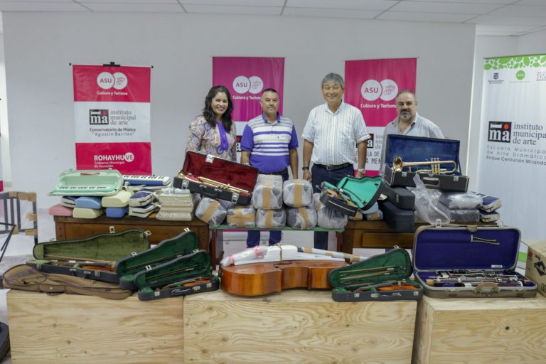 El IMA recibe importante donación de instrumentos desde Japón