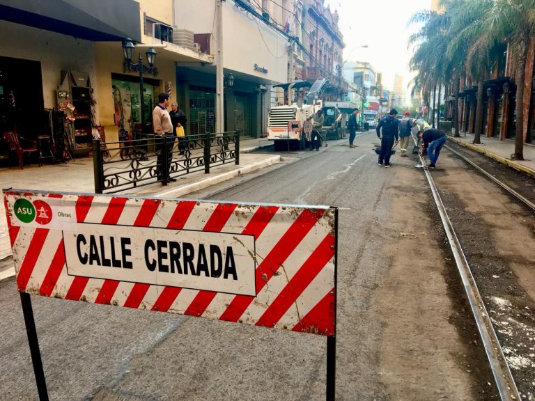 Iniciaron los trabajos de regularización asfáltica sobre la céntrica calle Estrella