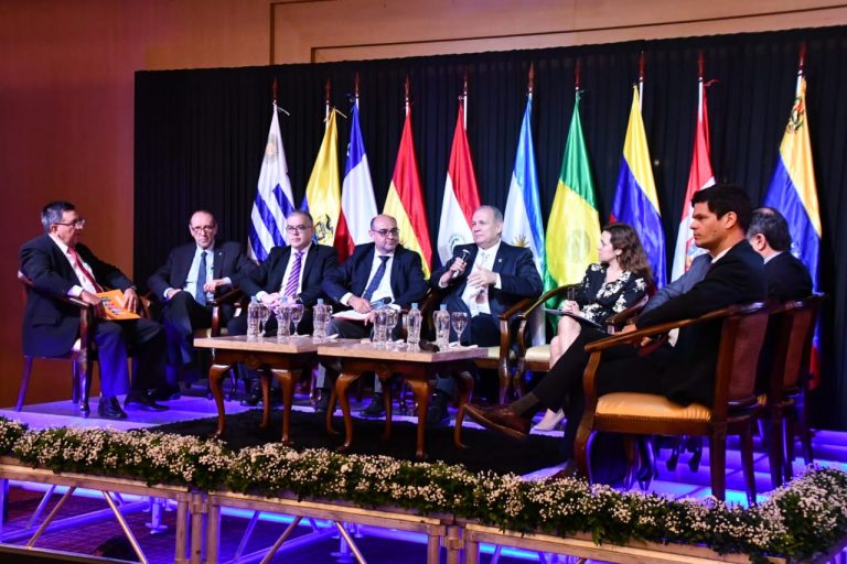 El Foro Urbano Internacional Asunción Siglo 21 se desarrolla con gran suceso en la XXIV Cumbre de Asunción Siglo 21 Mercociudades