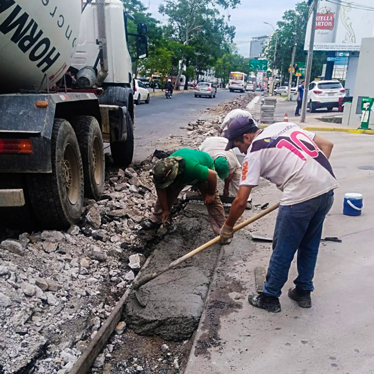 Trabajos de construcción de cunetas de hormigón se encaran sobre la avenida Aviadores del Chaco