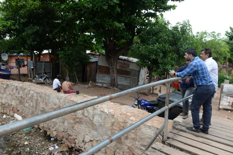 El Intendente Rodríguez recorrió obras municipales en construcción en el bañado Sur