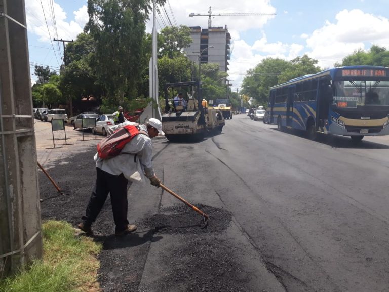 La Municipalidad de Asunción sigue con la colocación de la carpeta final en la avenida Aviadores del Chaco