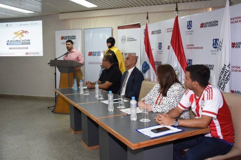“Asunción Plogging 2020” actividad deportiva que busca concienciar sobre hábitos de limpieza fue presentado oficialmente por la comuna asuncena