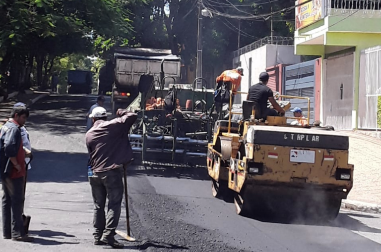 Municipalidad de Asunción trabaja  por el mejoramiento vial de la avenida 21 Proyectada