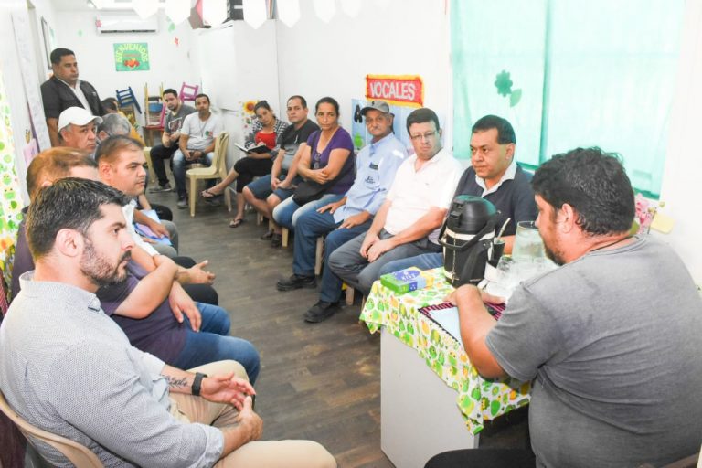 Intendente Rodríguez visitó el Refugio COPACO mantuvo una provechosa reunión con los damnificados