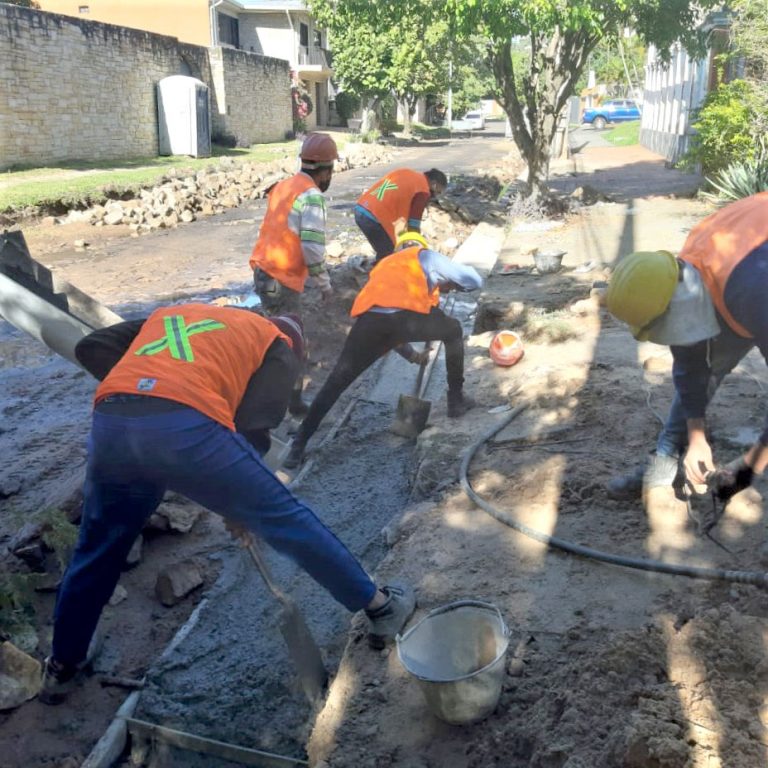Municipalidad de Asunción realiza el mejoramiento vial de la calle Cañada en las cercanías de la avenida Aviadores del Chaco