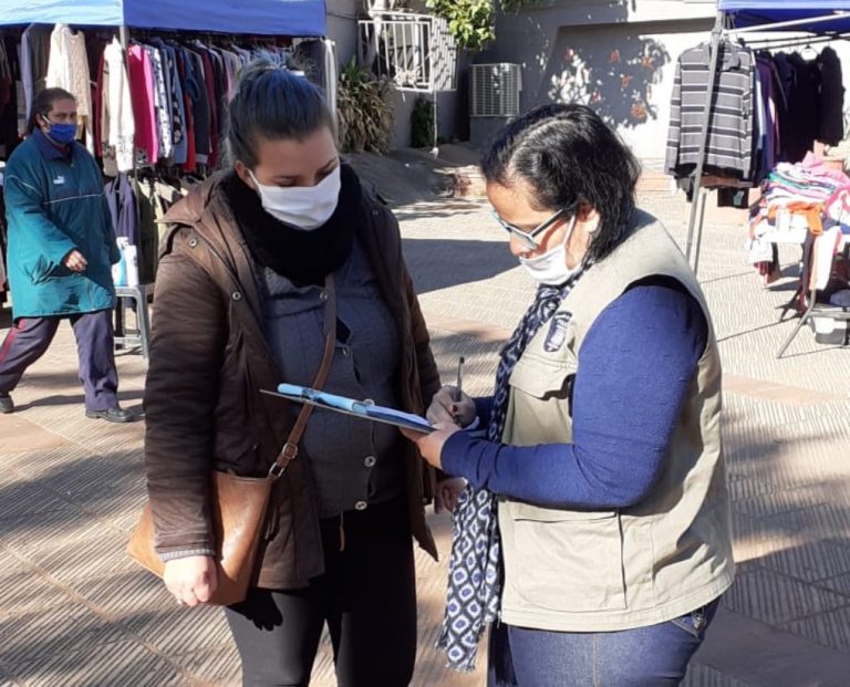 Vendedores que operan sin permiso municipal en la Plaza de la Democracia fueron notificados
