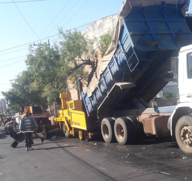 Administración municipal avanza con el mejoramiento vial de la calle Río de la Plata
