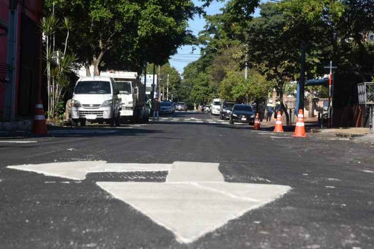 La calle Teniente Zotti de Villa Morra, recapada y señalizada, tiene sentido único desde Pacheco hasta Mariscal López