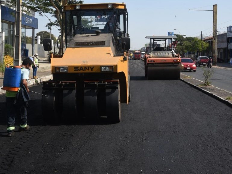La avenida Eusebio Ayala se engalana para el 15 de agosto