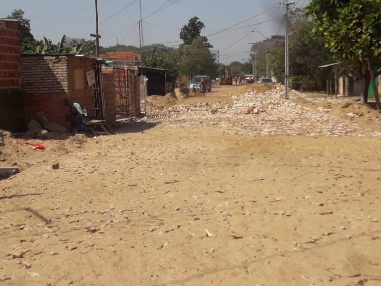 Obras de construcción de empedrados se iniciaron en las calles Jacarandá y Ceibo de Itá Enramada