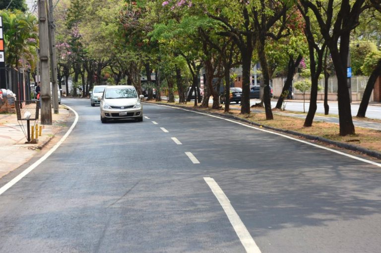 La avenida Boggiani está reluciente con el pavimento asfáltico y señalización renovados