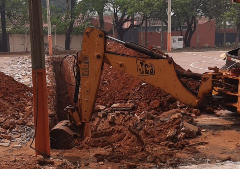 Municipalidad inició obra de desagüe pluvial en calle Prócer Juan B. Acosta para terminar con las inundaciones en días de lluvia