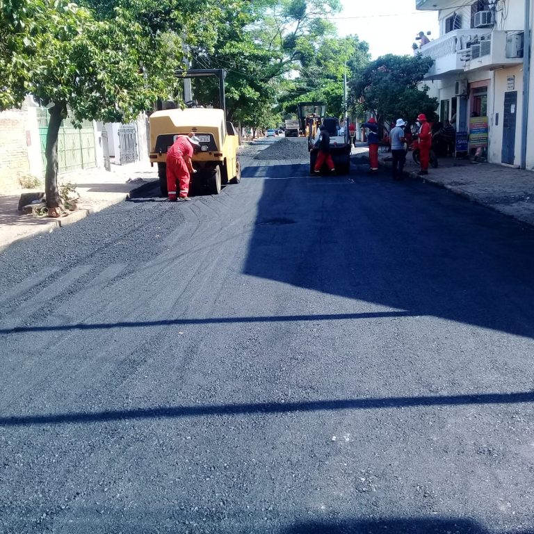 Prosiguen los trabajos de mejoramiento vial sobre la calle Yataity Corá