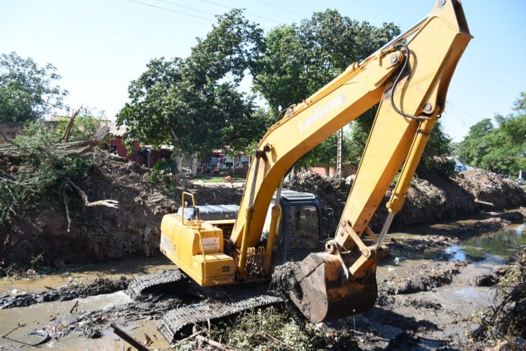 Municipalidad construye muros de contención en Viñas Cué para proteger a unas 500 familias del desborde del arroyo 3 Puentes