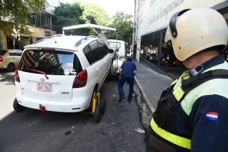 En el marco del Operativo #Calles en Orden, la Policía Municipal de Tránsito (PMT) realiza controles en el microcentro de Asunción