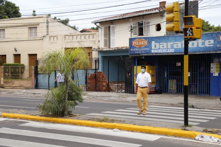 Asunción cuenta con nuevos semáforos colocados en 49 bocacalles, con onda verde cruzada, para convertir a esas avenidas en vías rápidas
