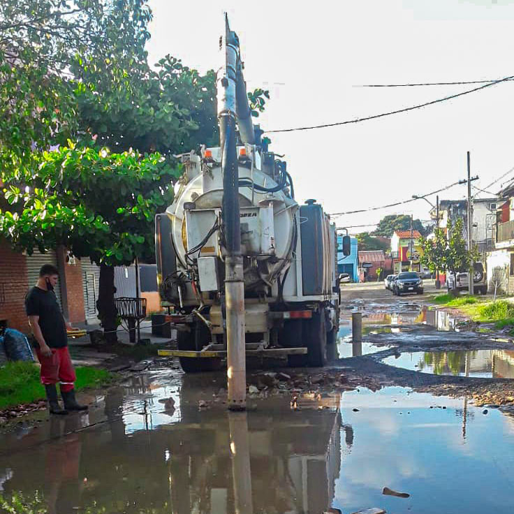 Municipalidad procedió a la limpieza de la calle Dr. Gustavo González para hacerla más transitable