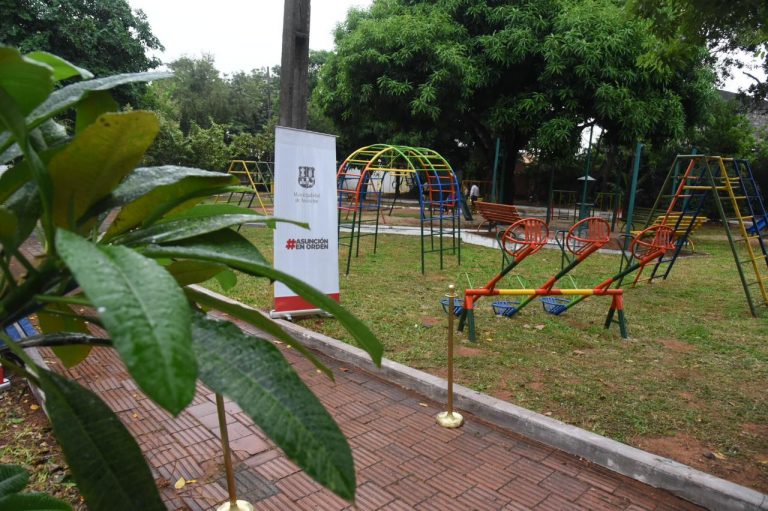 Plaza Eugenio A. Garay del barrio Mburucuyá fue reacondicionada con Fondos de Proyectos Especiales