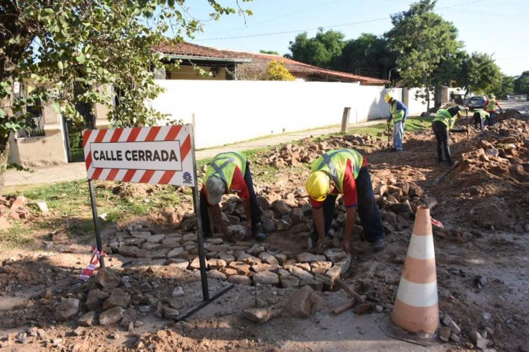 Municipalidad de Asunción inició mejora de la calle empedrada 27 de Noviembre en Loma Pytá
