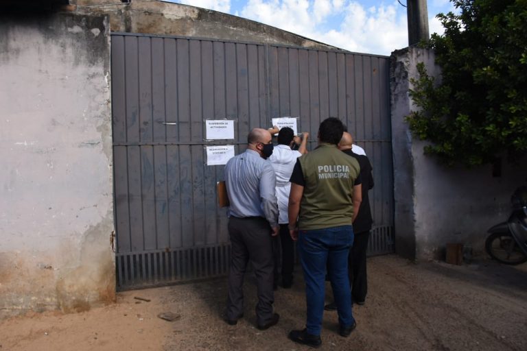 Municipalidad dispuso el cierre temporal de un establecimiento que procesaba menudencias en el barrio Tablada Nueva